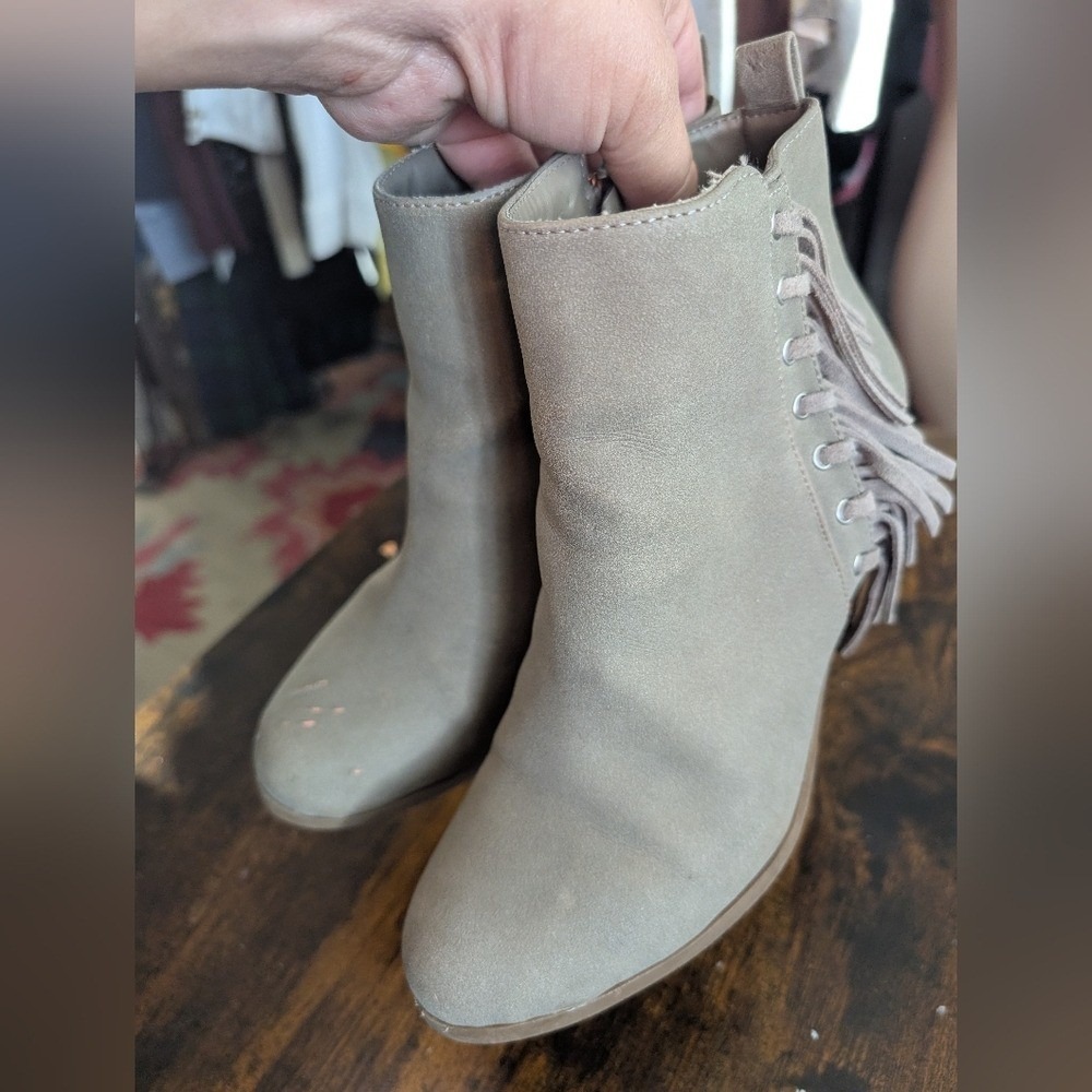 Circus by Sam Edelman Lennon Taupe Faux Suede Fringe Ankle Boots Women Size 6